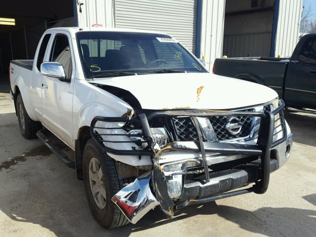 1N6AD06W46C422748 - 2006 NISSAN FRONTIER K WHITE photo 1