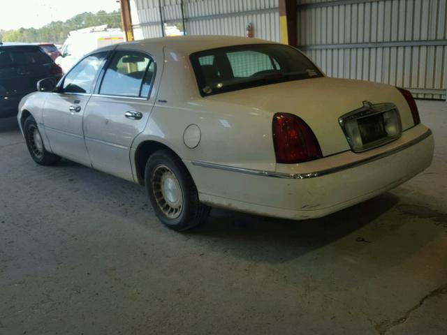 1LNHM81W8YY836544 - 2000 LINCOLN TOWN CAR E WHITE photo 3