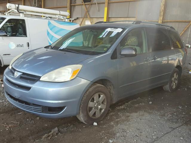 5TDZA23C45S374668 - 2005 TOYOTA SIENNA CE BLUE photo 2