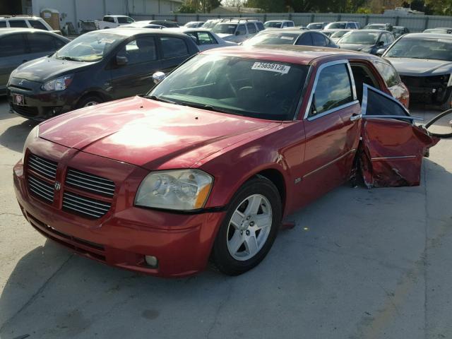 2D4FV47V66H210453 - 2006 DODGE MAGNUM SXT RED photo 2