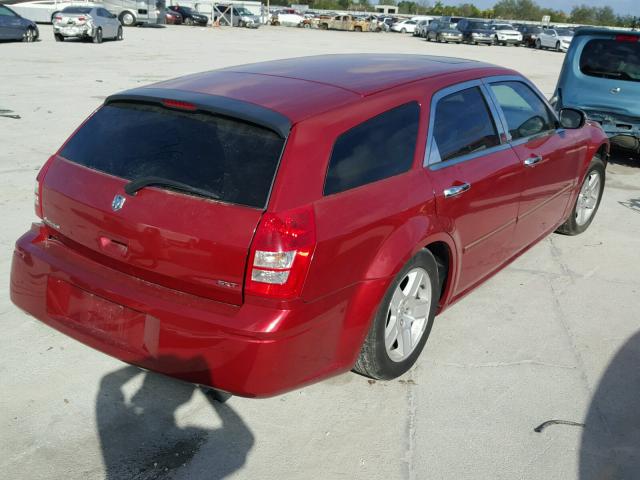 2D4FV47V66H210453 - 2006 DODGE MAGNUM SXT RED photo 4