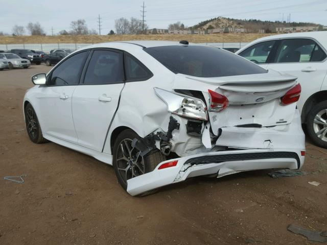 1FADP3F21FL248570 - 2015 FORD FOCUS SE WHITE photo 3