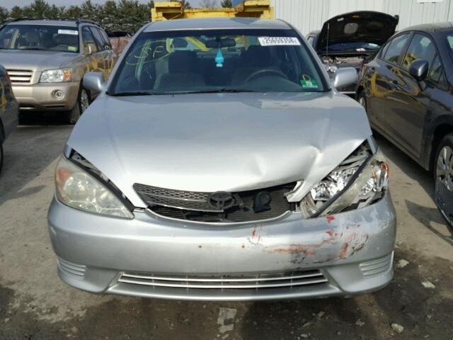 4T1BE32K83U252047 - 2003 TOYOTA CAMRY LE SILVER photo 9