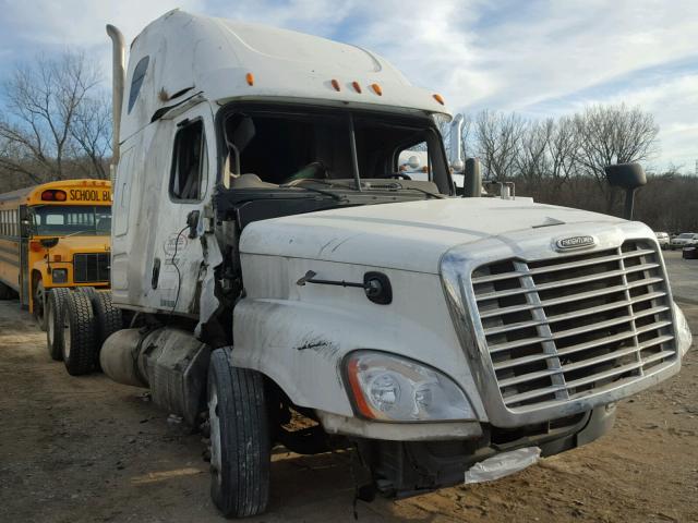 3AKJGLD67FSGM5378 - 2015 FREIGHTLINER CASCADIA 1 WHITE photo 1