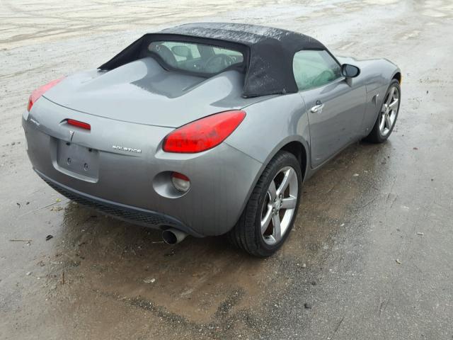 1G2MB35B57Y106077 - 2007 PONTIAC SOLSTICE GRAY photo 4