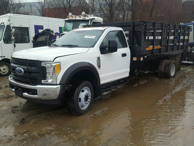 1FDTF4GY3HEE44109 - 2017 FORD F450 SUPER WHITE photo 2