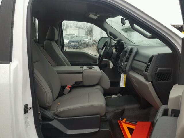 1FDTF4GY3HEE44109 - 2017 FORD F450 SUPER WHITE photo 5