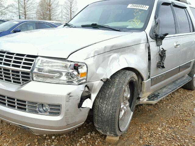 5LMFU27527LJ03658 - 2007 LINCOLN NAVIGATOR SILVER photo 9