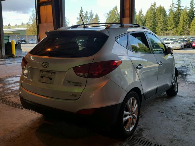 KM8JUCAC9DU582919 - 2013 HYUNDAI TUCSON GLS SILVER photo 4