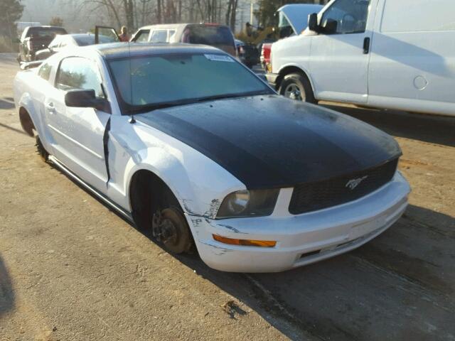 1ZVFT80N265192770 - 2006 FORD MUSTANG WHITE photo 1