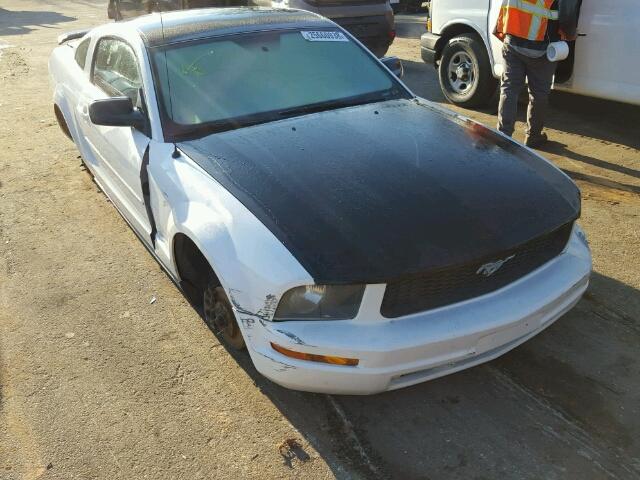 1ZVFT80N265192770 - 2006 FORD MUSTANG WHITE photo 9