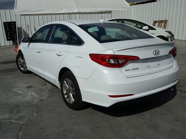 5NPE24AF5GH332054 - 2016 HYUNDAI SONATA SE WHITE photo 3