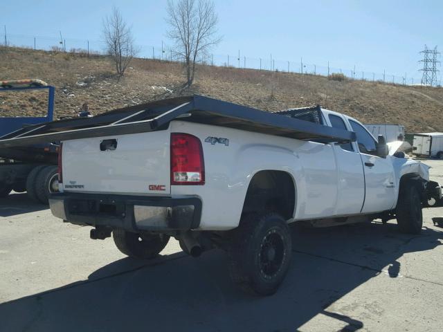 1GTHK79679E100478 - 2009 GMC SIERRA K35 WHITE photo 4