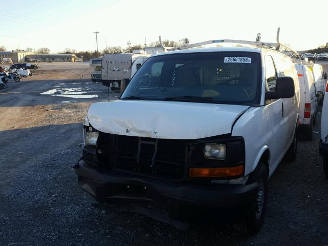 1GCWGFBA4C1106433 - 2012 CHEVROLET EXPRESS G2 WHITE photo 2