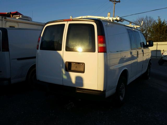 1GCWGFBA4C1106433 - 2012 CHEVROLET EXPRESS G2 WHITE photo 4