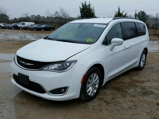 2C4RC1BG4HR810604 - 2017 CHRYSLER PACIFICA T WHITE photo 2