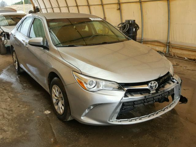 4T4BF1FKXFR468455 - 2015 TOYOTA CAMRY LE SILVER photo 1