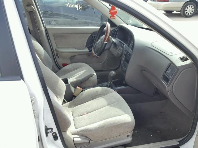 KMHDN46D24U760901 - 2004 HYUNDAI ELANTRA GL WHITE photo 5