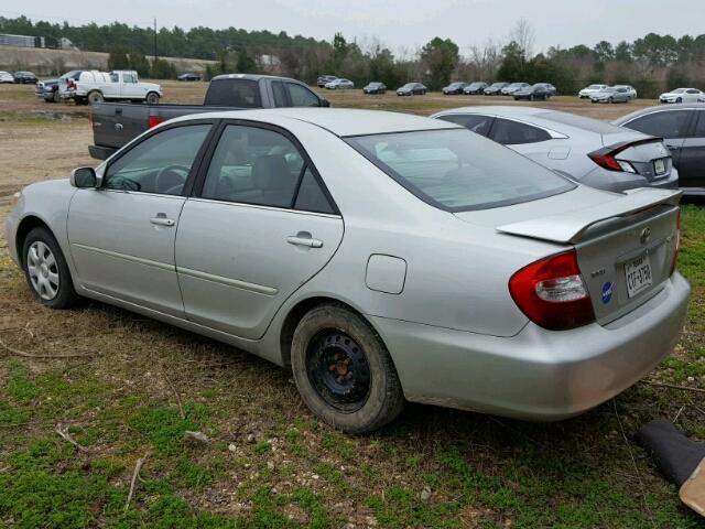 4T1BE32KX2U092493 - 2002 TOYOTA CAMRY LE SILVER photo 3