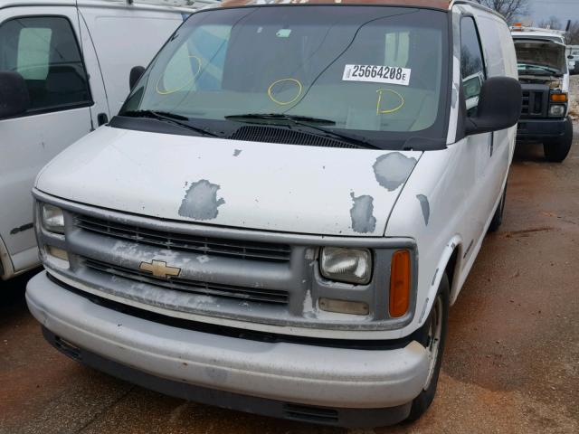 1GCFG25W0Y1193688 - 2000 CHEVROLET EXPRESS G2 WHITE photo 2