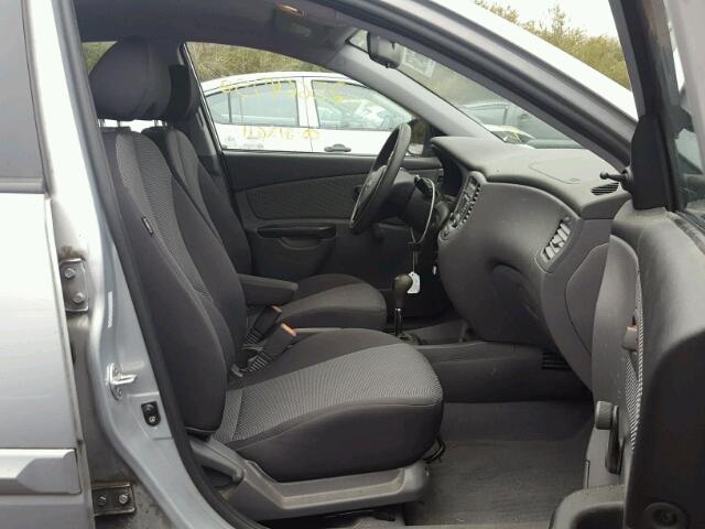 KNADH4A30A6637718 - 2010 KIA RIO LX Արծաթագույն լուսանկար 5