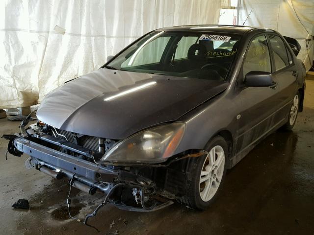 JA3AJ66F95U015319 - 2005 MITSUBISHI LANCER RAL GRAY photo 2