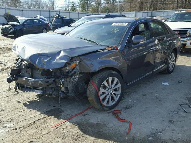 4T1BK3DB7CU452570 - 2012 TOYOTA AVALON BAS GRAY photo 2