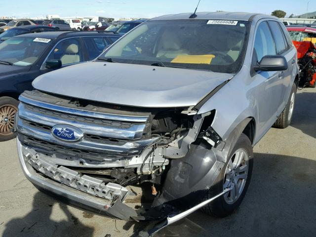 2FMDK3GC4CBA19663 - 2012 FORD EDGE SE SILVER photo 2