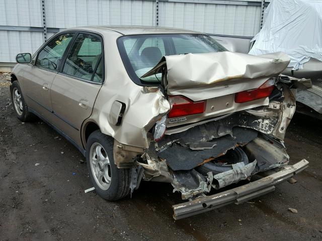 1HGCG5648YA109491 - 2000 HONDA ACCORD LX GOLD photo 3