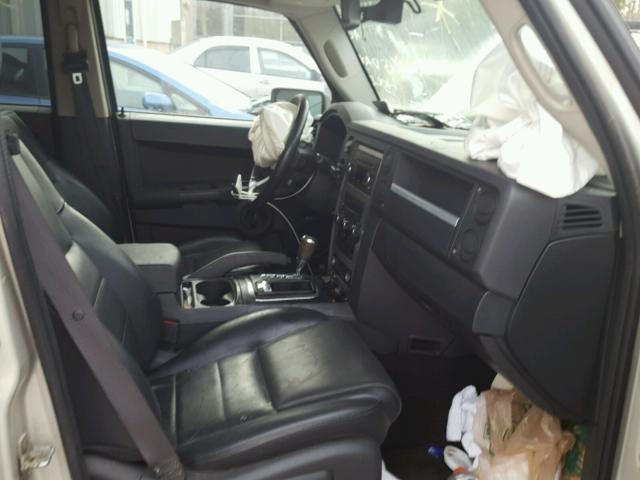 1J8HG48N88C172284 - 2008 JEEP COMMANDER GRAY photo 5