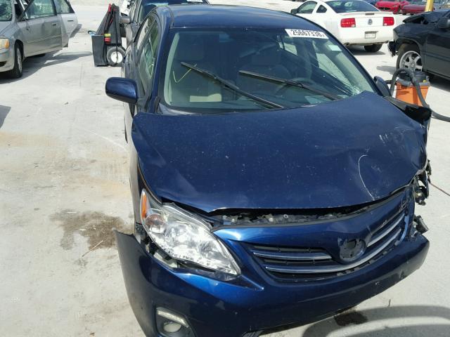 5YFBU4EE3DP141455 - 2013 TOYOTA COROLLA BA BLUE photo 9