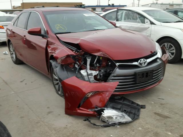 4T1BF1FK5HU814778 - 2017 TOYOTA CAMRY LE RED photo 1