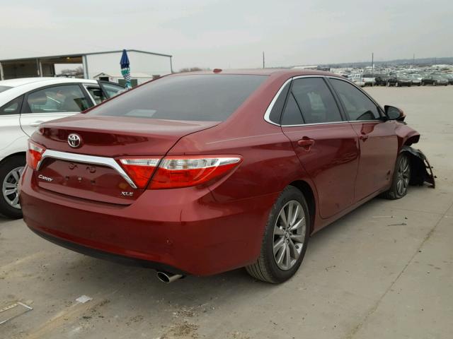 4T1BF1FK5HU814778 - 2017 TOYOTA CAMRY LE RED photo 4