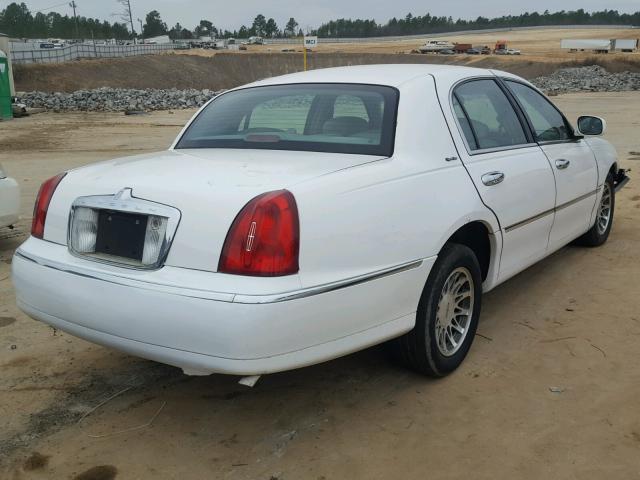 1LNHM82W51Y647127 - 2001 LINCOLN TOWN CAR S WHITE photo 4