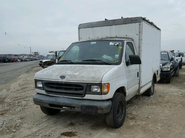 1FDSE35LX2HA92765 - 2002 FORD ECONOLINE WHITE photo 2