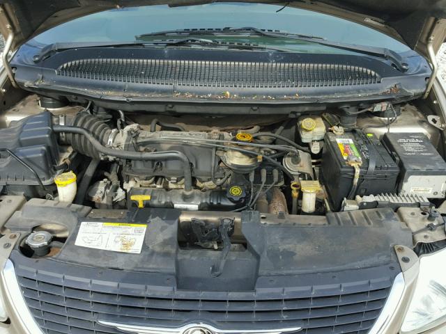 2C4GP74L23R256934 - 2003 CHRYSLER TOWN & COU GOLD photo 7