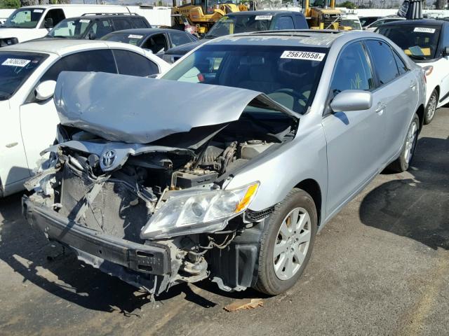 JTNBE46K273022323 - 2007 TOYOTA CAMRY NEW SILVER photo 2