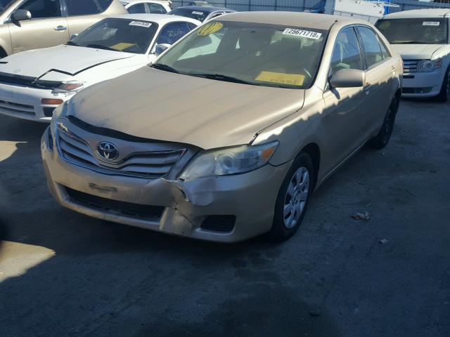 4T1BF3EK2BU124572 - 2011 TOYOTA CAMRY BASE GOLD photo 2