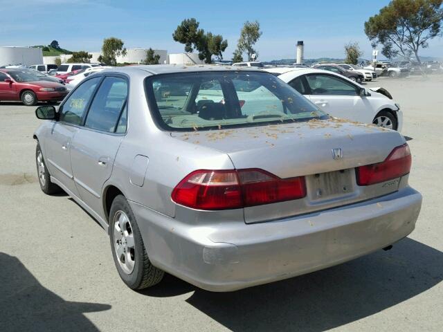 1HGCG6678WA252793 - 1998 HONDA ACCORD EX SILVER photo 3