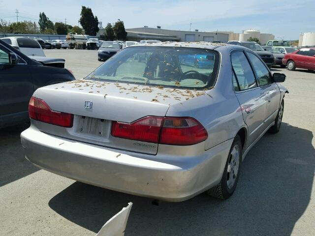 1HGCG6678WA252793 - 1998 HONDA ACCORD EX SILVER photo 4