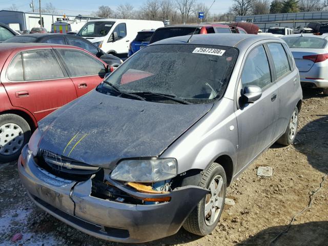 KL1TD66648B239705 - 2008 CHEVROLET AVEO BASE GRAY photo 2