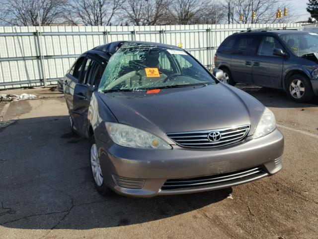 4T1BE32K15U549230 - 2005 TOYOTA CAMRY LE GOLD photo 1