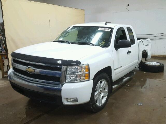 1GCEK19J48Z239737 - 2008 CHEVROLET SILVERADO WHITE photo 2