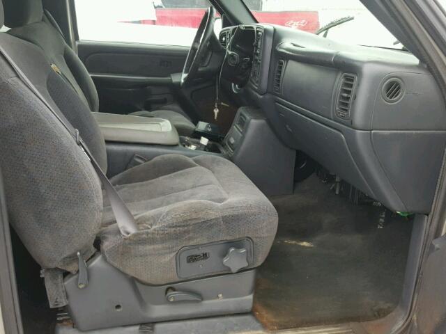 1GCGK29U8XE237052 - 1999 CHEVROLET SILVERADO GRAY photo 5