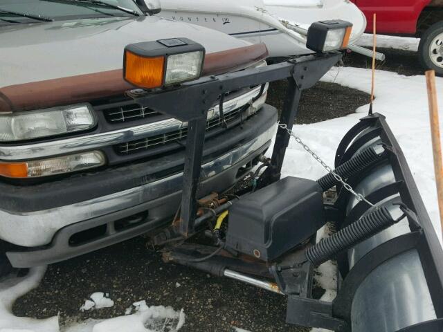 1GCGK29U8XE237052 - 1999 CHEVROLET SILVERADO GRAY photo 9