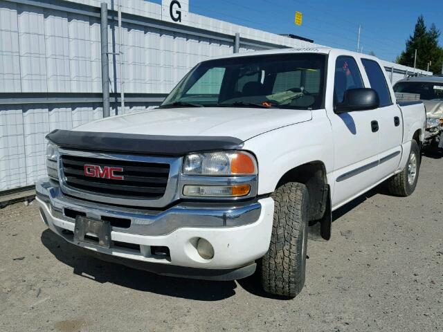 2GTEK13TX51293199 - 2005 GMC NEW SIERRA WHITE photo 2