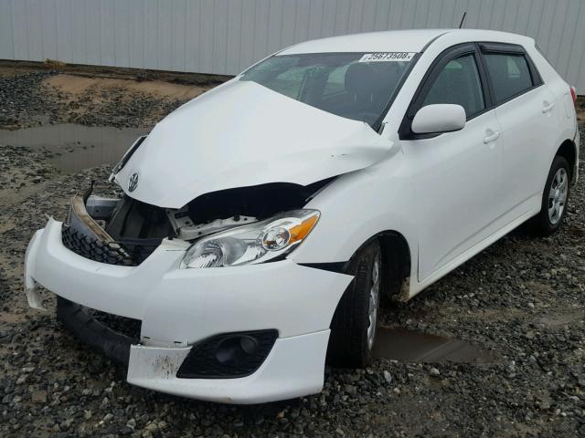 2T1KU4EE8AC256659 - 2010 TOYOTA COROLLA MA WHITE photo 2