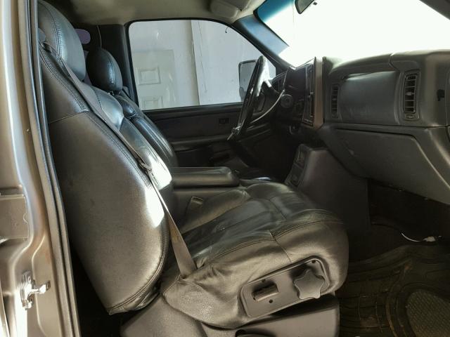 1GCHK23191F149647 - 2001 CHEVROLET SILVERADO GOLD photo 5