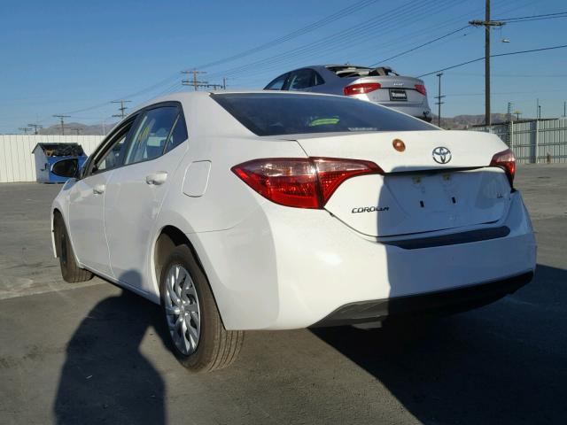 5YFBURHE2HP726252 - 2017 TOYOTA COROLLA L WHITE photo 3