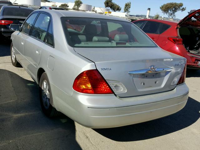 4T1BF28B5YU102547 - 2000 TOYOTA AVALON XL SILVER photo 3